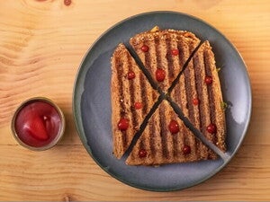 chicken_coleslaw_sandwich.