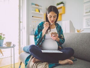 maternal_nutrition_724x544 maternal_nutrition_724x544